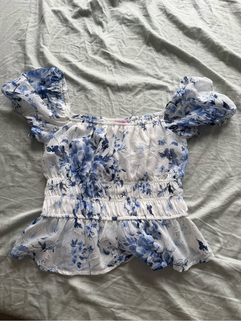 Francesca's mi ami White Floral Elastic Neckline Top with Blue Print